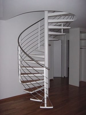 metallisch 23 Spindeltreppe mit Traversen Geländer