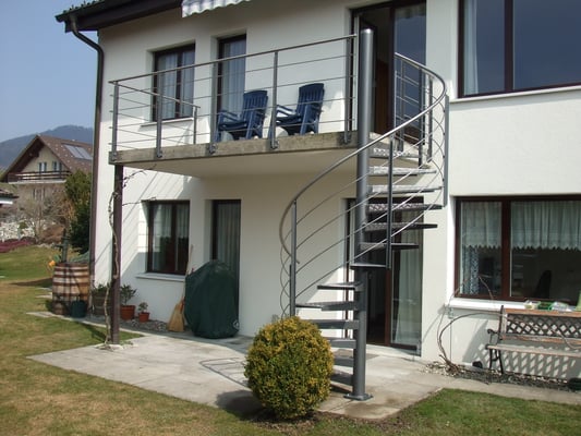 metallisch 47 Balkon Spindeltreppe