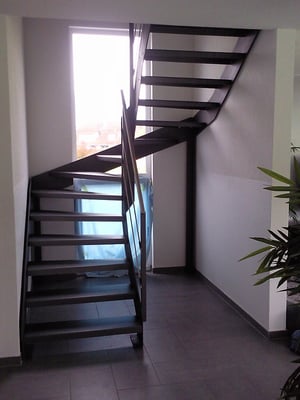 metallisch 49 Treppe mit Stahl Blech Stufen