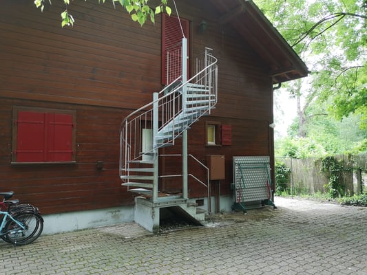 metallisch 17 Spindeltreppe mit geradem Lauf