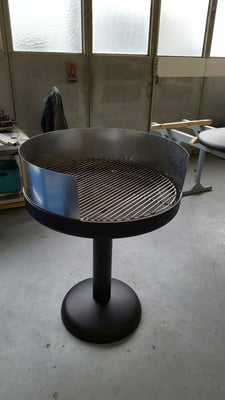 metallisch 4 Standgrill