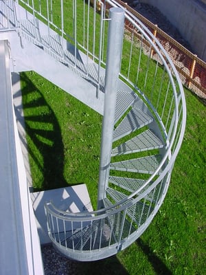 metallisch 7 - Spindel-Wendeltreppe Gitterrost-Stufen Tritte