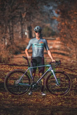 Das Mentecorpo Pro Team ist auch mit Sätteln, Rädern und Lenkern von Bianchi Reparto Corse ausgestattet