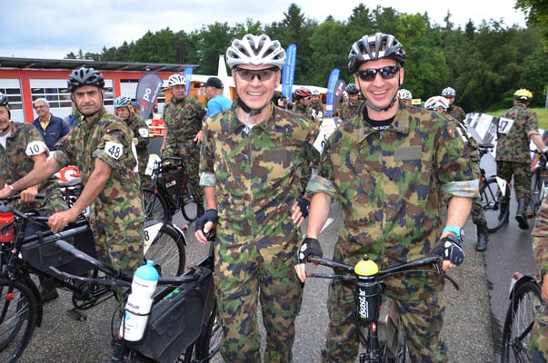 Nr. 48 Daniel  Gazarian wird am Schluss 5., daneben Daniel huwyler und Beat Vögeli