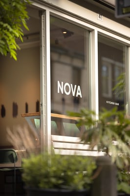 Restaurant aanzicht van NOVA Kitchen & Bar in Eindhoven door Jordy Leenders van Axis Studio.