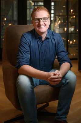 Portret van medewerker van Volda Informatiespecialisten door Jordy Leenders van Axis Studio.