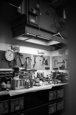 Werkruimte in het atelier van James Chiew in Rotterdam door Jordy Leenders.