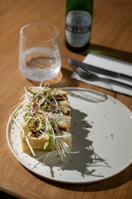 Portret van gerecht in restaurant NOVA Kitchen & Bar in Eindhoven door Jordy Leenders van Axis Studio.