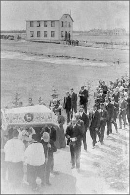 Procession de la fête Dieu vers 1903 à Baie Ste-Claire