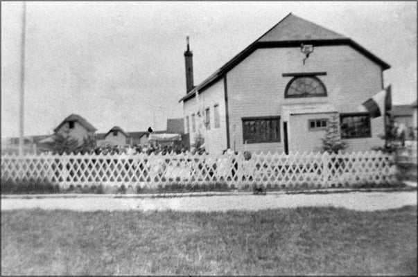 Sortie de l'église, Baie Ste-Claire