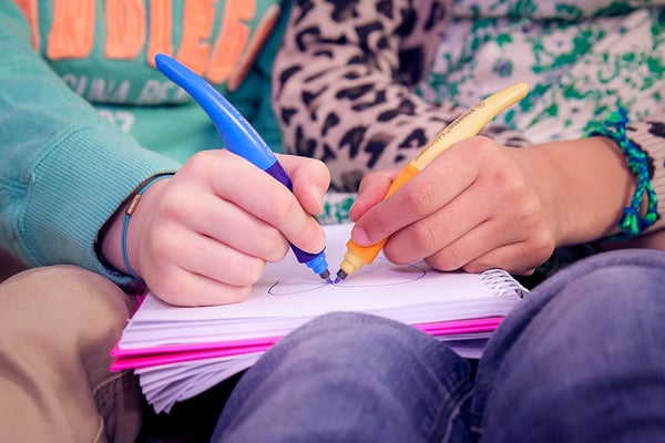 Penne ergonomiche ricaricabili per mancini e destrorsi