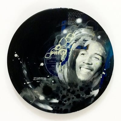 Discos de vinilo pintados en acrílico con acabado en resina / DISPONIBLE