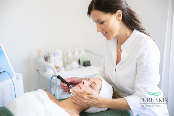 Klassische und apparative Gesichtsbehandlung für jedes Bedürfnis.