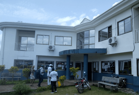 Yabassi, Hotel de ville de face