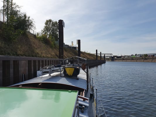 Feierabend im Hafenkanal Duisburg [© Andy R. 12.09.2022]