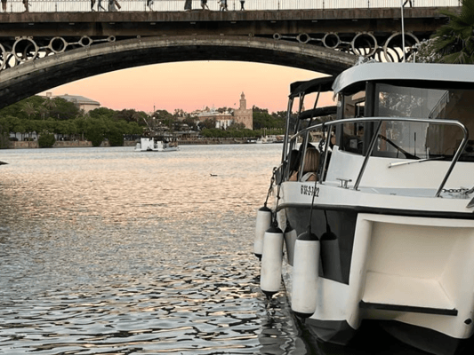 alquiler de barcos en Sevilla para celebrar una despedida de solteros
