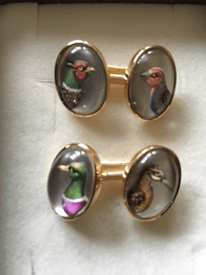 Manschettenknöpfe, Bergkristall mit handkolorierten Niederwildmotiven, 750 GG P.a.A.