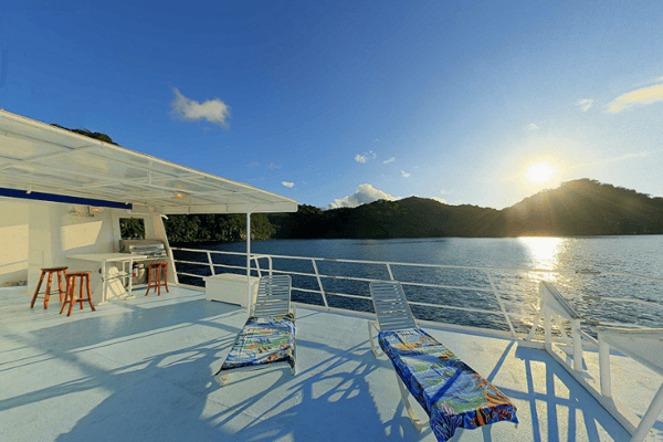 Cubierta de Sol del barco 'Seahunter' en la Isla del Coco, ©Underseahunter Group