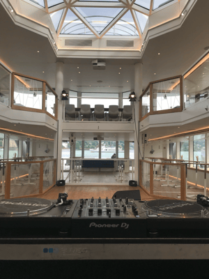 Alma Cilurzo Jazzsängerin mit Jazz Band Pocket Jukebox Peter Wespi SGV Diamant KKL