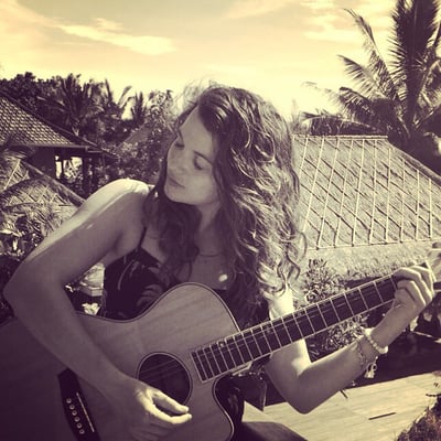 Alma Cilurzo Sängerin aus Luzer Hochzeitssängerin Schweiz Alleinunterhalterin Schweiz Musik für Trauung Hochzeitsmusik Sängerin Hochzeit