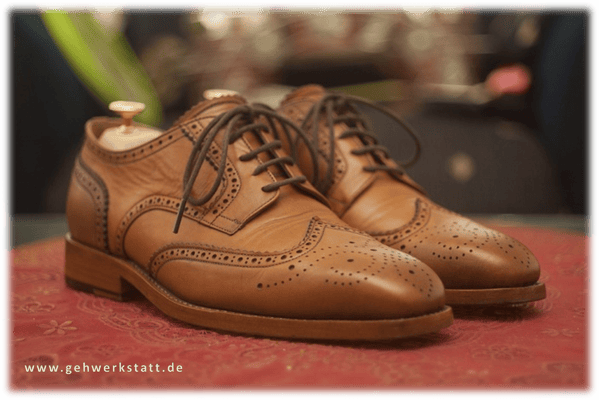 Braune Schuhe (Budapester Art)