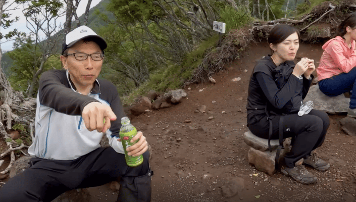 雲海や普段見れない風景を見ながら食事する