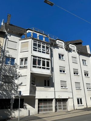 Immobilie frontale Ansicht weißes Gebäude 1