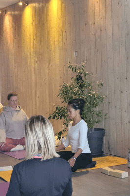 grossesse yoga maman bébé