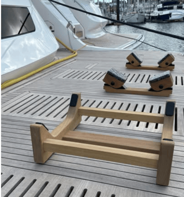 Seabob cradle on stern with universal tender chocks