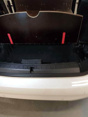 Stauraum unterhalb des Fahrzeugbodens