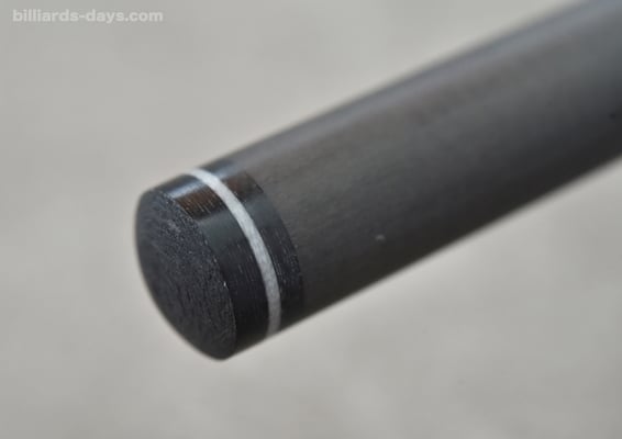 ユニバーサル カーボンブレイクキュー BD〉栗林達プロ使用。ユニバーサルのカーボンブレイクキュー