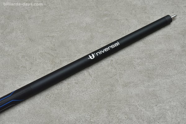 ユニバーサル カーボンブレイクキュー BD〉栗林達プロ使用。ユニバーサルのカーボンブレイクキュー