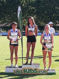 Siegerehrung BS W15: Lynn H., Joana, Lynn B. (vlnr)