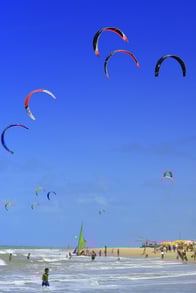 Kitesurfing in Cumbuco ! It´s Paradise in Brazil !