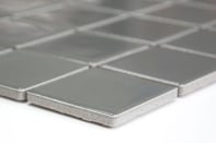 mosaico in ceramica grigio lucido