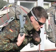 Befestigung mit Gummizugband