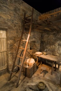 Reconstitution intérieur d'une maison médiévale à Hautpoul