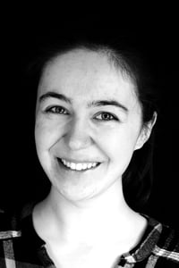 Sarah Guth (Cheerleader/New Yorker Arzt/Frau des Gemischtwarenhändlers)