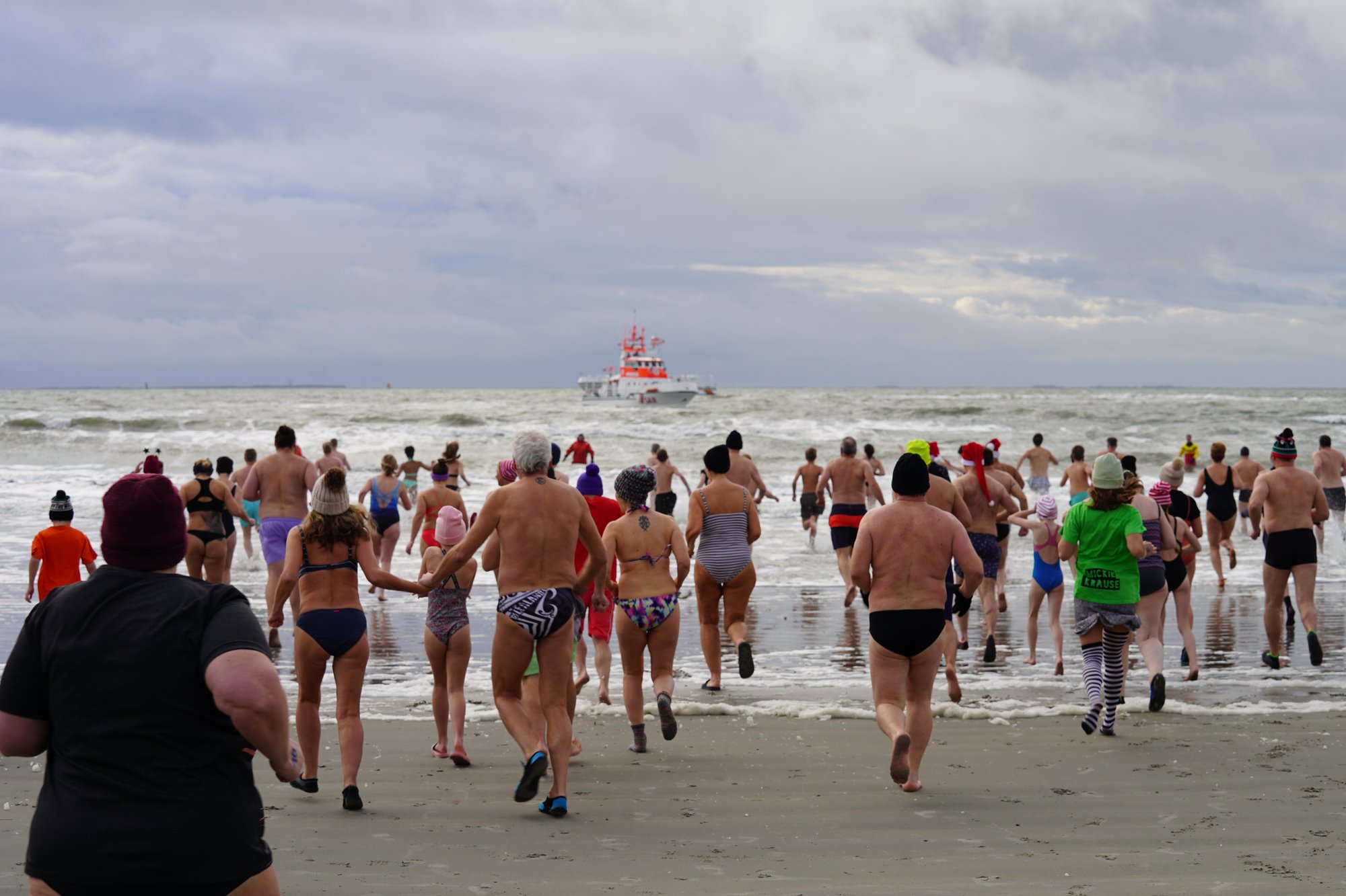 Neujahrsbaden 2026 der DLRG Borkum auf den 3. Januar verschoben