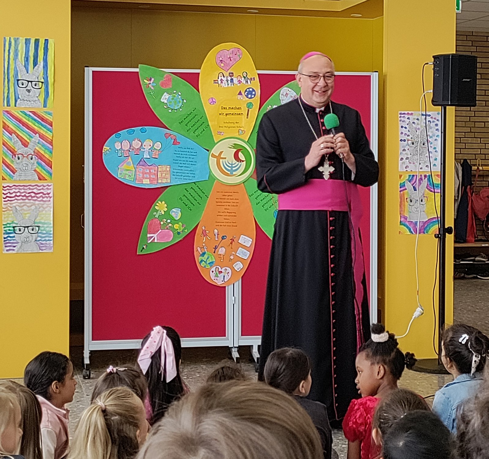 Bischof Dominicus zu Besuch in der DRS!