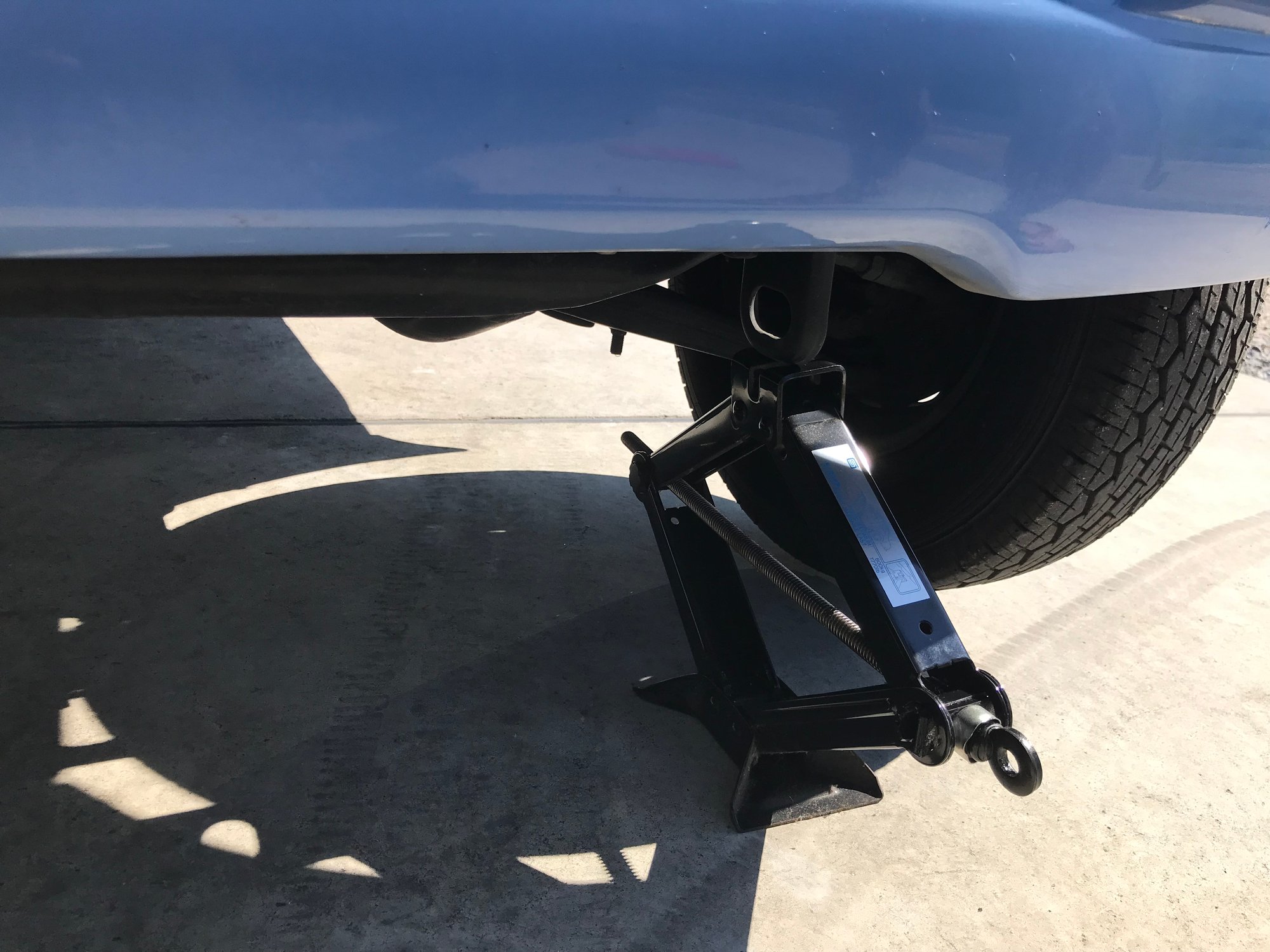 タイヤ交換ジャッキアップ研修