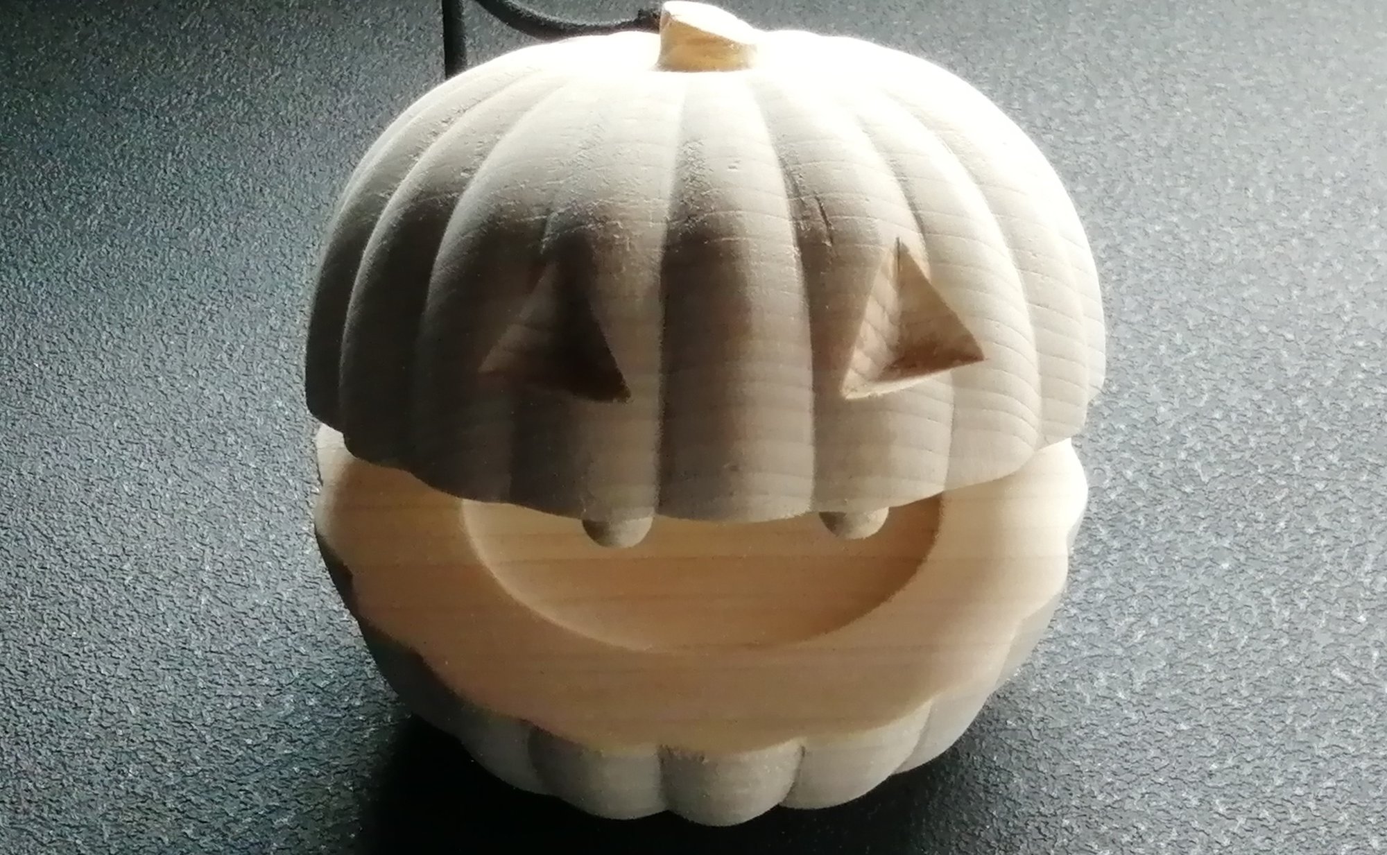 歌うカボチャのおばけ Singing Pumpkin Ghost