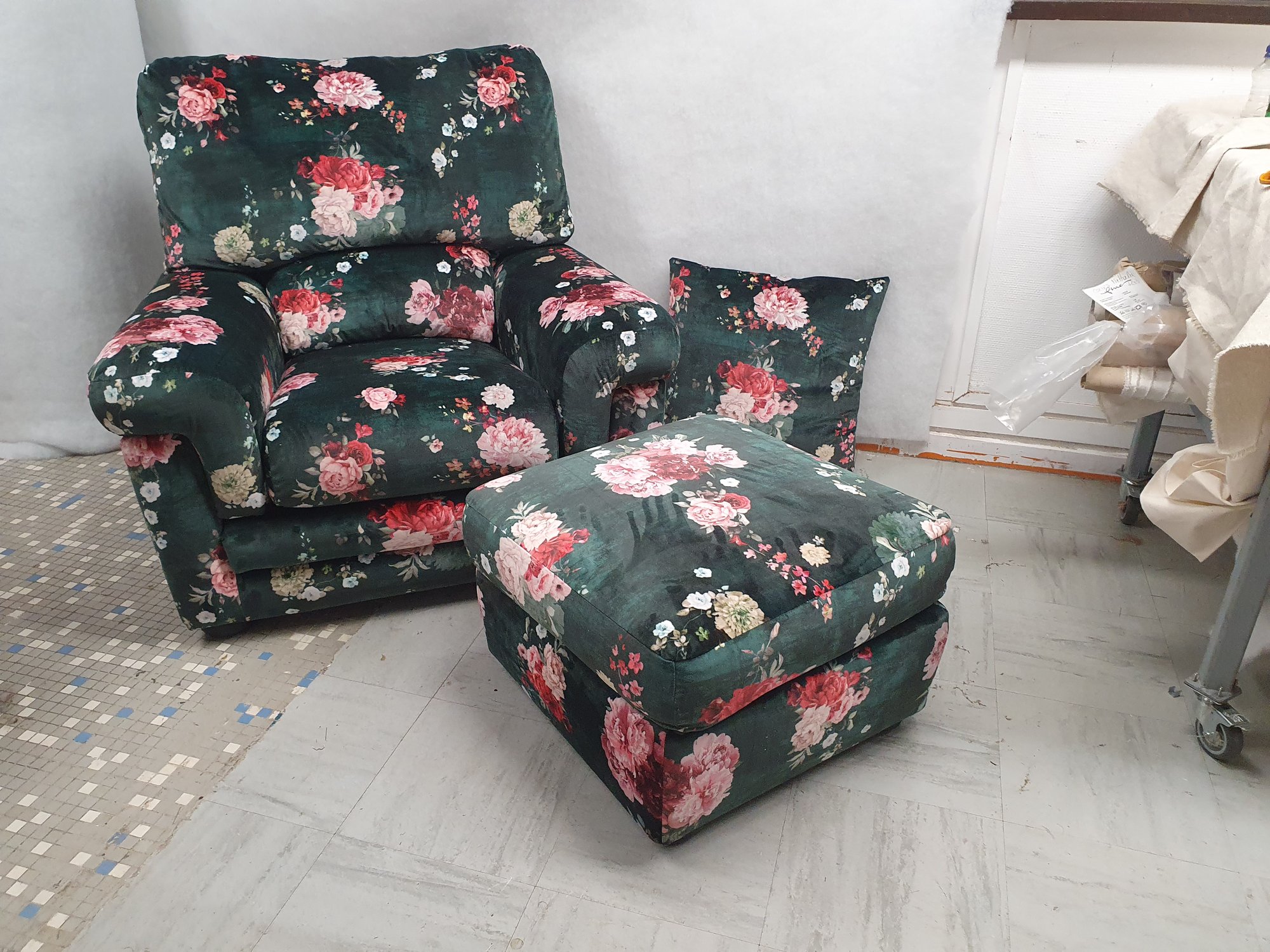 Fauteuil floral moderne