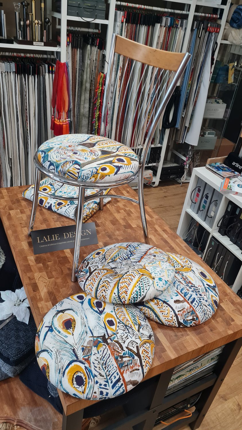 Chaises à chassis moderne