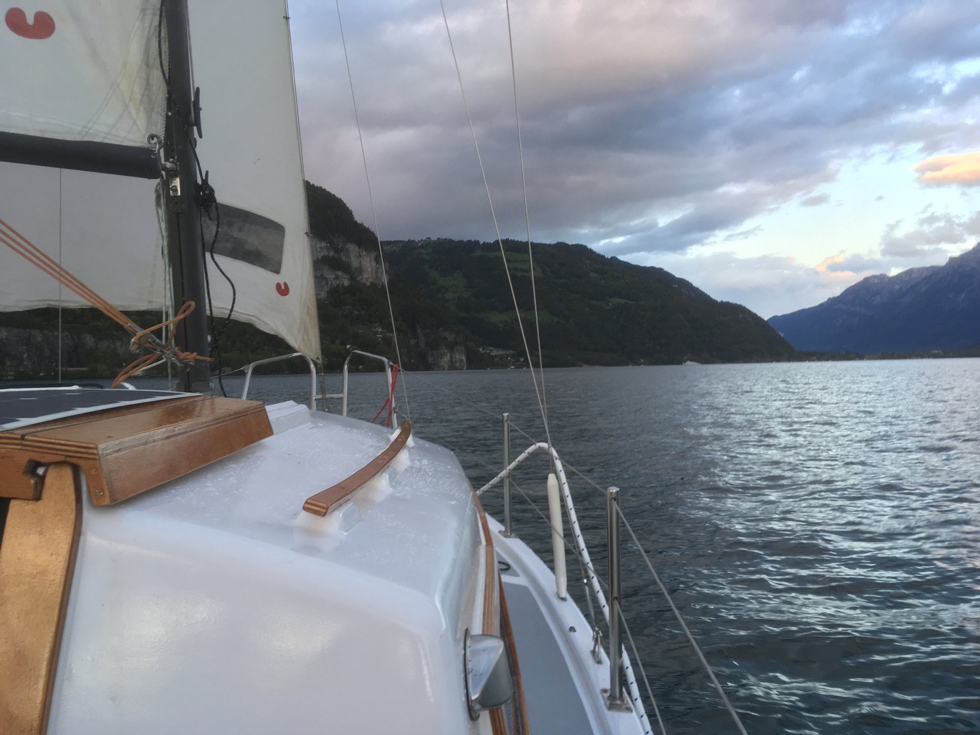 Entspannungsübungen auf dem Segelboot