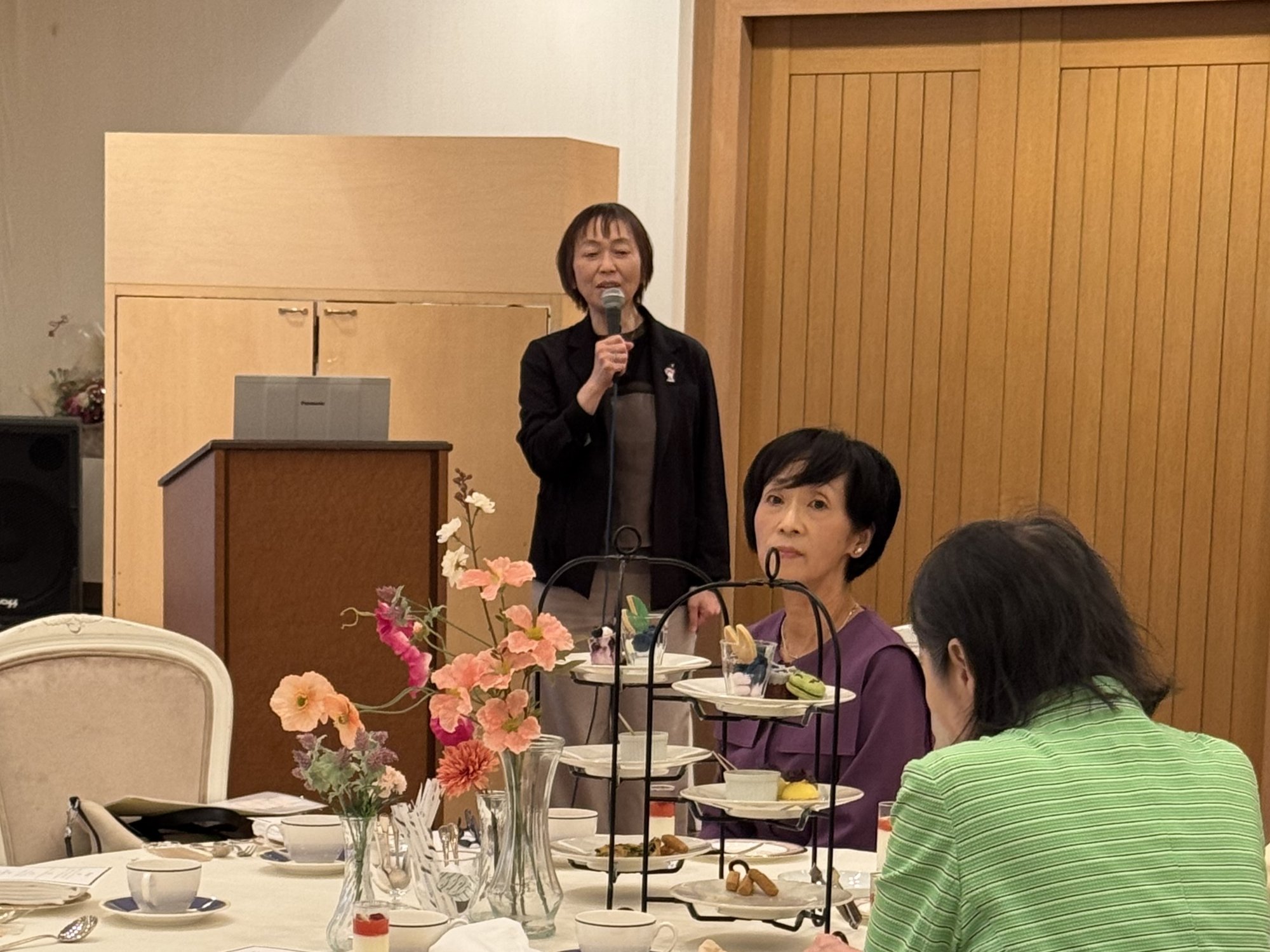 会員親睦会・望月善子会員卓話とアフタヌーンティ