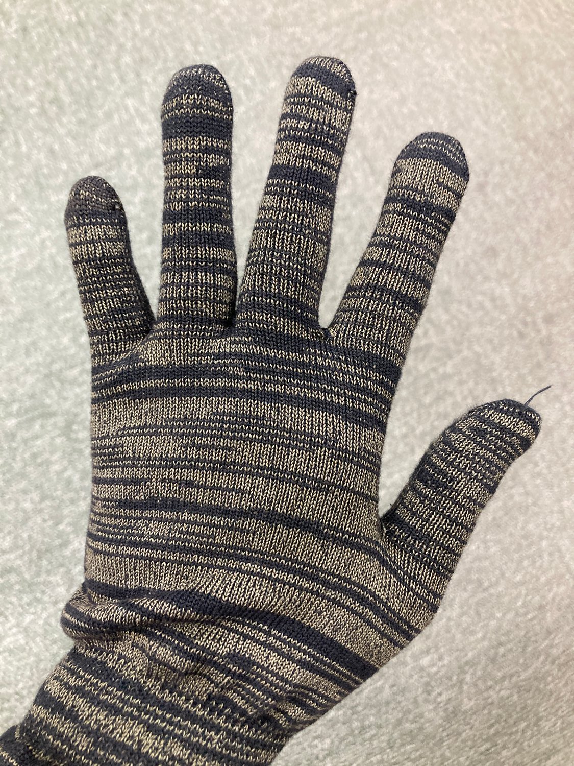 導電糸でスマホ対応手袋