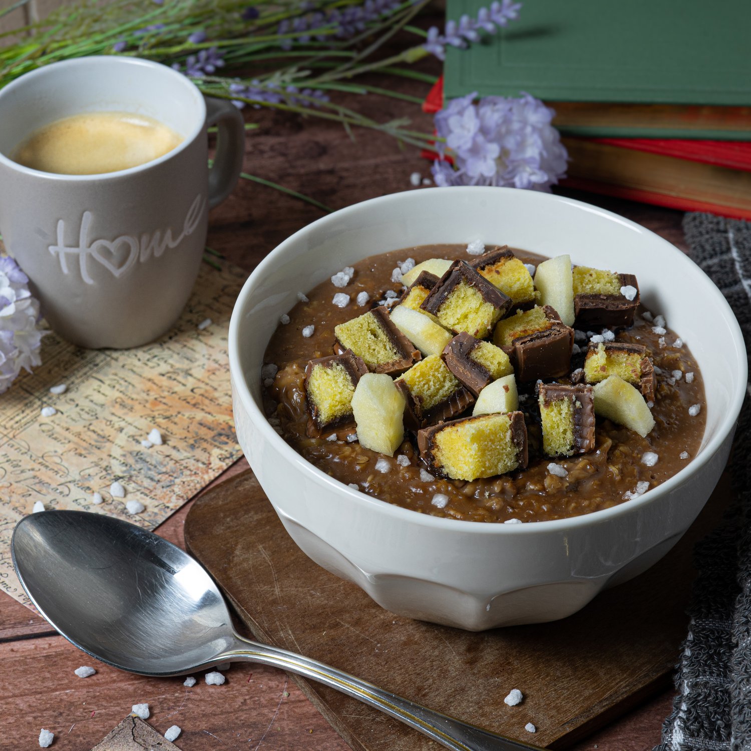 Schoko-Birnen Porridge mit Pralinen