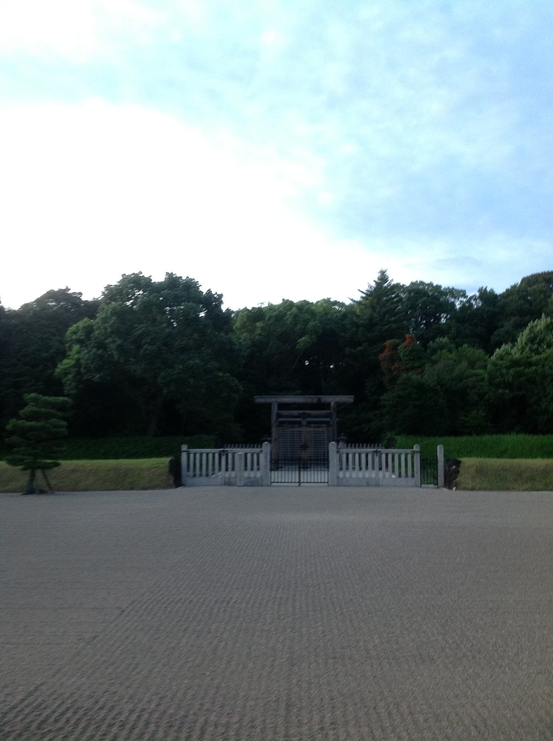 媛蹈鞴五十鈴媛命 (伊須気余理比売）