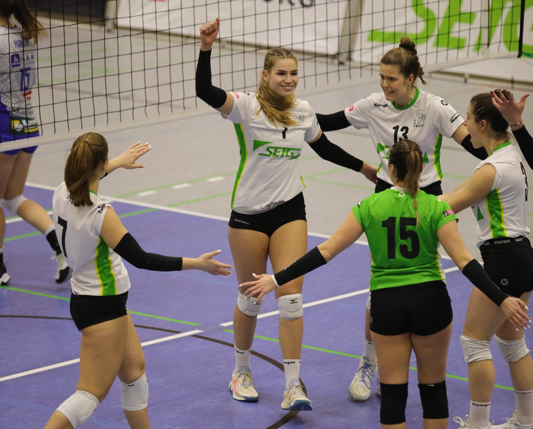 Damen gewinnen 3:2 gegen Hartberg!